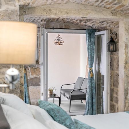 Heritage Apartman Geza In Centar With Private Parking Kaštela Екстериор снимка