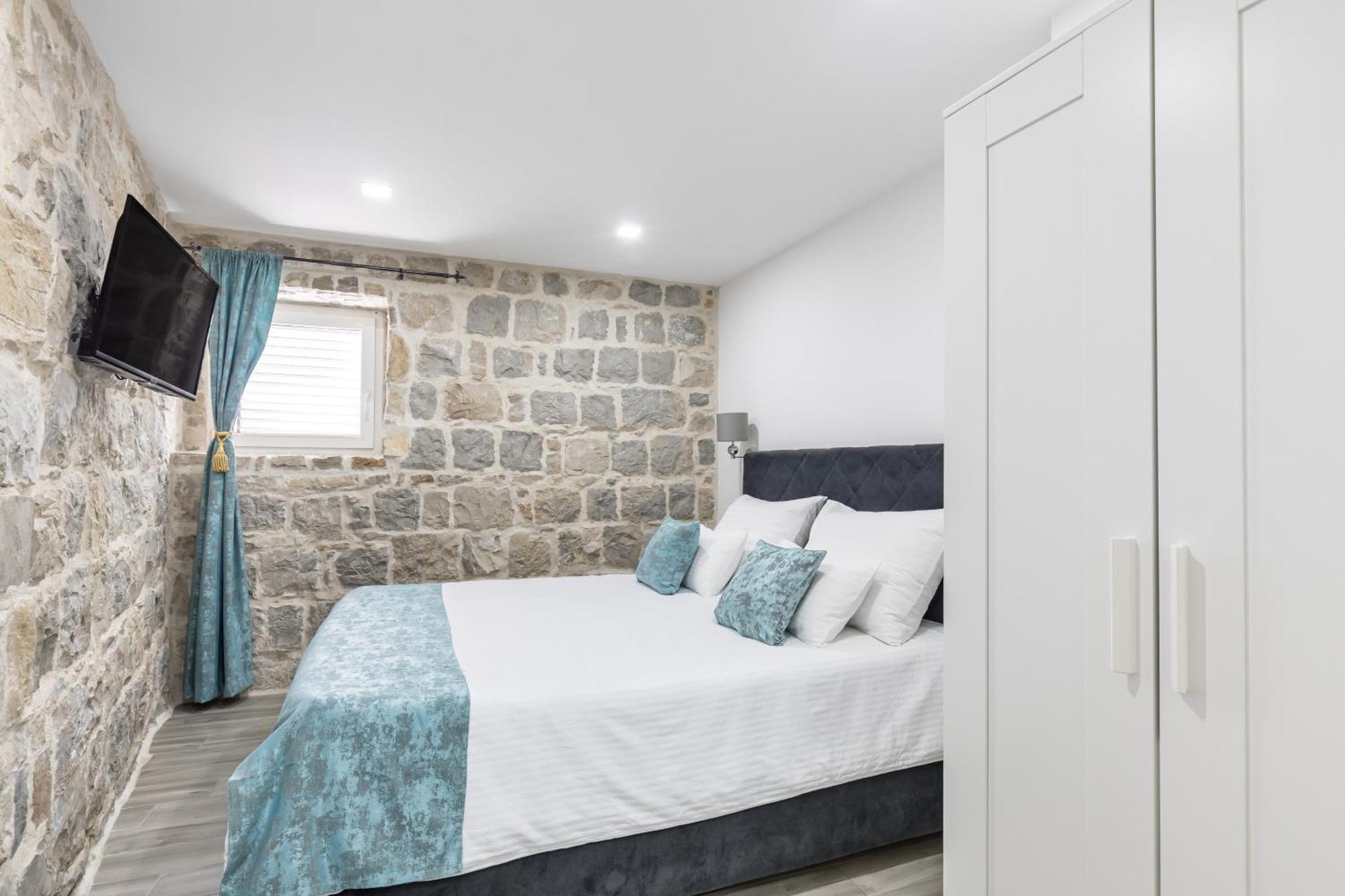Heritage Apartman Geza In Centar With Private Parking Kaštela Екстериор снимка