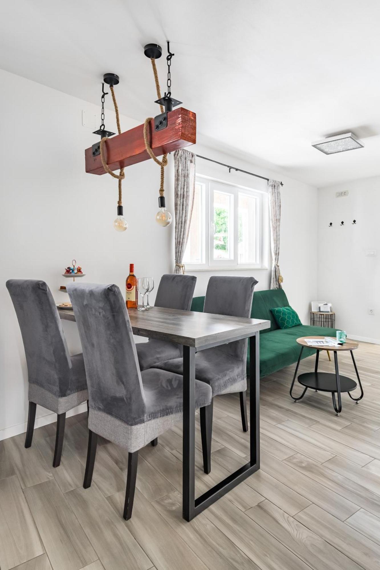 Heritage Apartman Geza In Centar With Private Parking Kaštela Екстериор снимка