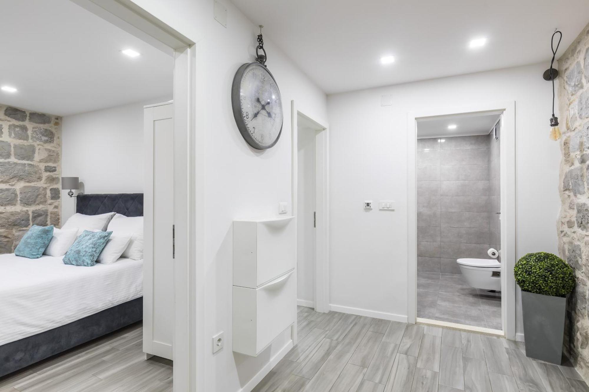 Heritage Apartman Geza In Centar With Private Parking Kaštela Екстериор снимка