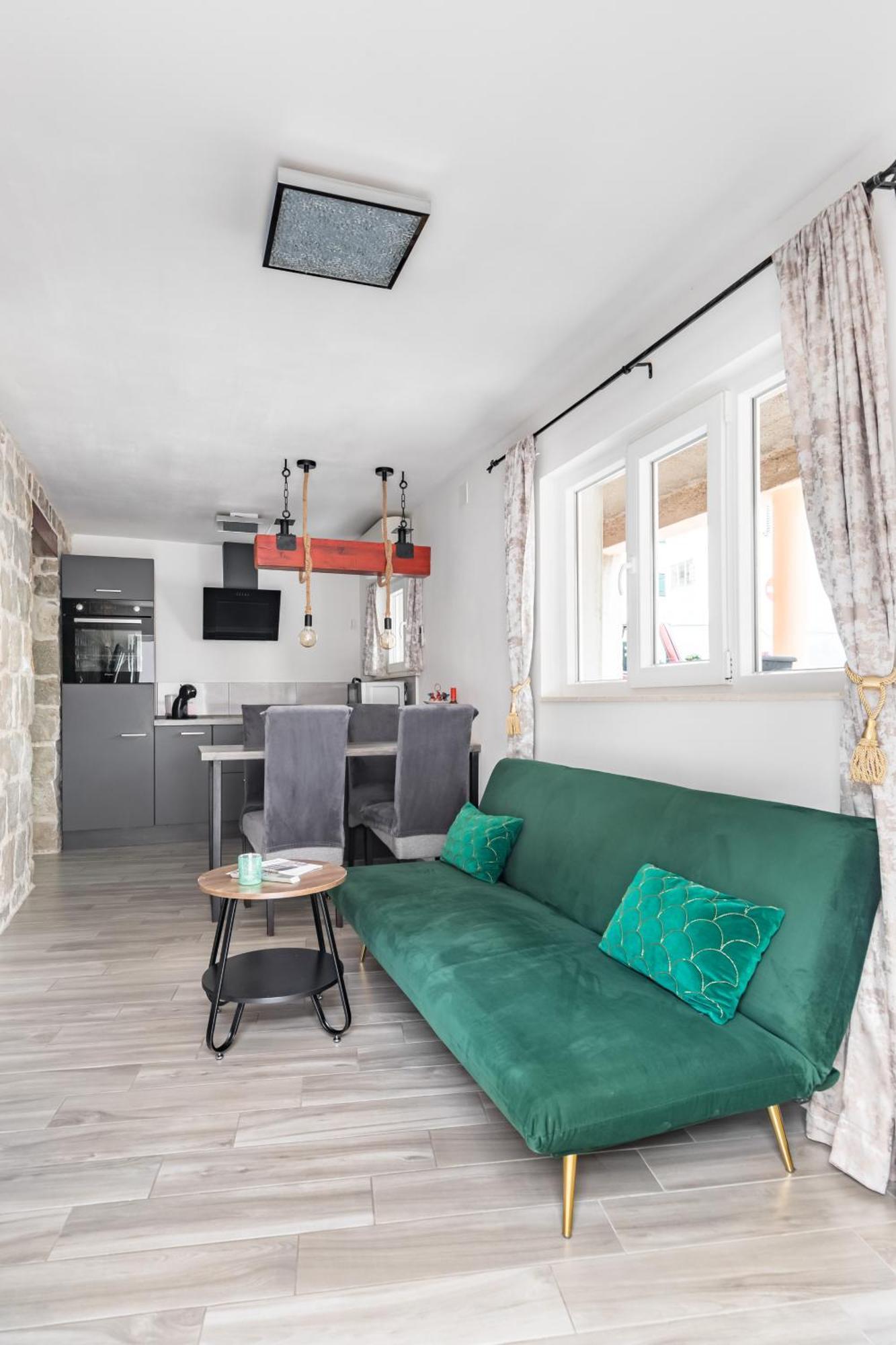 Heritage Apartman Geza In Centar With Private Parking Kaštela Екстериор снимка